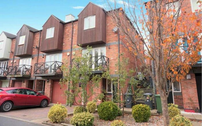 3 Bedroom Terraced House To Rent In Round Hill Wharf, Kidderminster, DY11