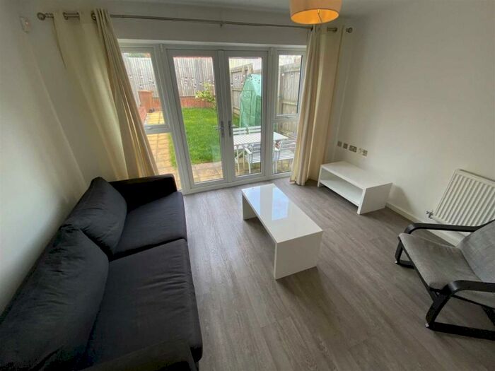 2 Bedroom Mews To Rent In Bugle Close, New Broughton, M7