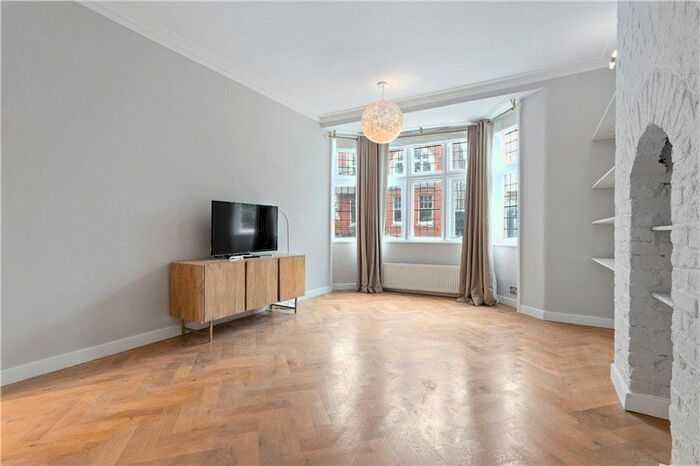 2 Bedroom Flat To Rent In Drayton Gardens, South Kensington, London, SW10