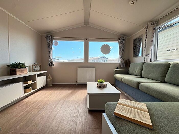 2 Bedroom Park Home For Sale In Eastbourne Road, Pevensey Bay, Pevensey, BN24