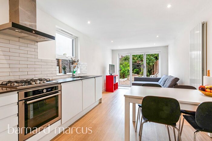 2 Bedroom Flat To Rent In Westcote Road, London, SW16