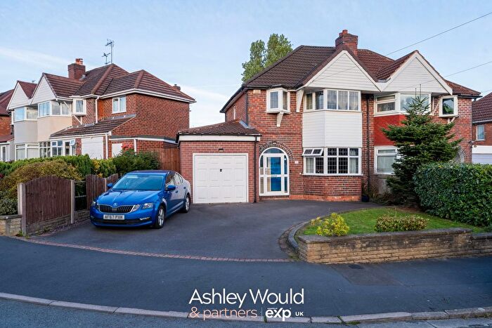 3 Bedroom Semi Detached House For Sale In Frankley Avenue, Halesowen, B62