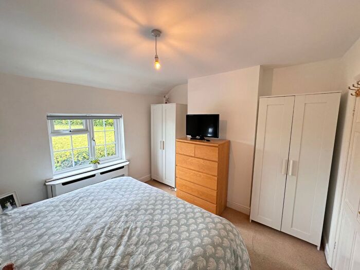 2 Bedroom End Of Terrace House For Sale In Church Road, Streatley, Luton, LU3