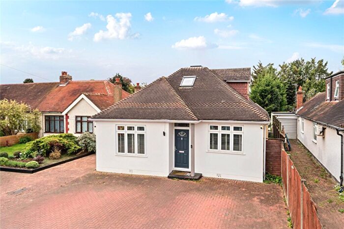 4 Bedroom Detached House For Sale In The Grove, Walton-On-Thames, KT12
