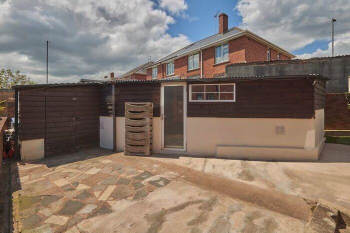 3 Bedroom Semi-Detached House For Sale In Rifford Road, Exeter, EX2