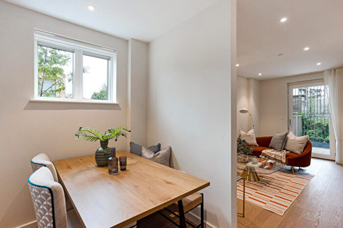 2 Bedroom Apartment For Sale In The Clay Yard, West Hampstead, NW6