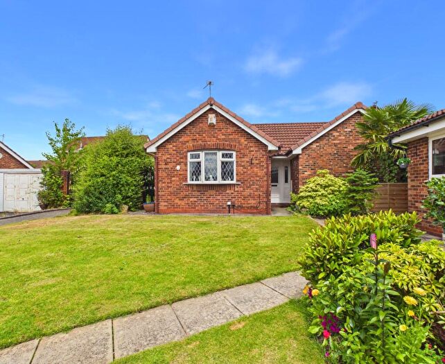 2 Bedroom Detached Bungalow For Sale In Chiltern Way, Astley, M29