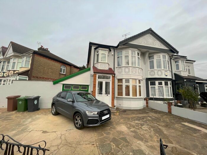 3 Bedroom Semi-Detached House To Rent In Tudor Road, London, E4