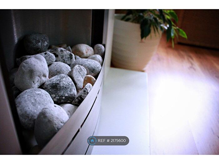 2 Bedroom Terraced House To Rent In Summerfield Grove, Birmingham, B18