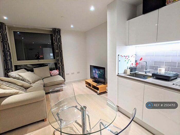 Studio To Rent In Starboard Way, London, E16