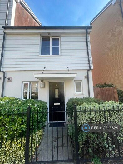 2 Bedroom End Of Terrace House To Rent In Havergate Way, Reading, RG2