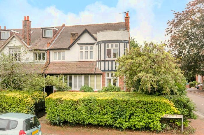 2 Bedroom Flat To Rent In Umbria Street, Putney, London, SW15