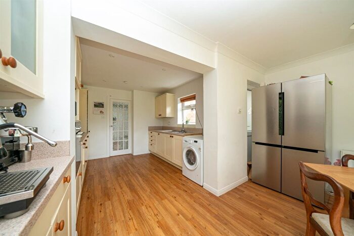 4 Bedroom Detached House For Sale In The Dell, St. Albans, AL1