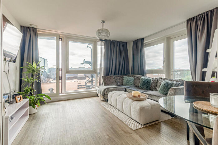 2 Bedroom Apartment To Rent In Bailey Street, London, SE8