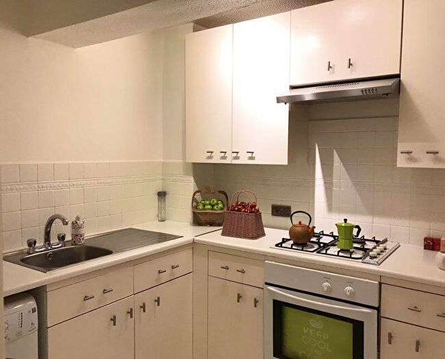 1 Bedroom Flat For Sale In Hazlemere Road, Penn, HP10