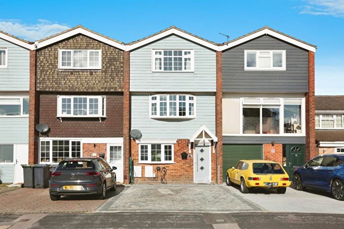 3 Bedroom Town House For Sale In Gale Moor Avenue, Gosport, PO12
