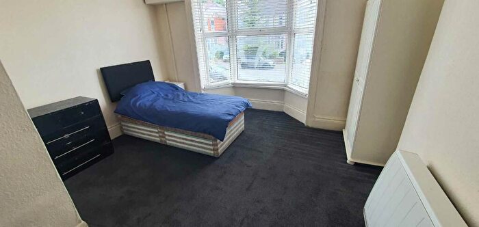2 Bedroom Flat To Rent In Rooms Available, Lyttleton Rd Stechford, B33