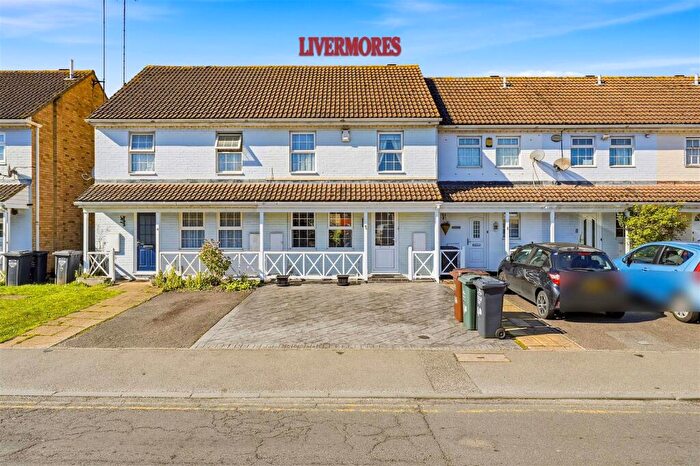 3 Bedroom Terraced House For Sale In Priory Road South, Dartford, DA1