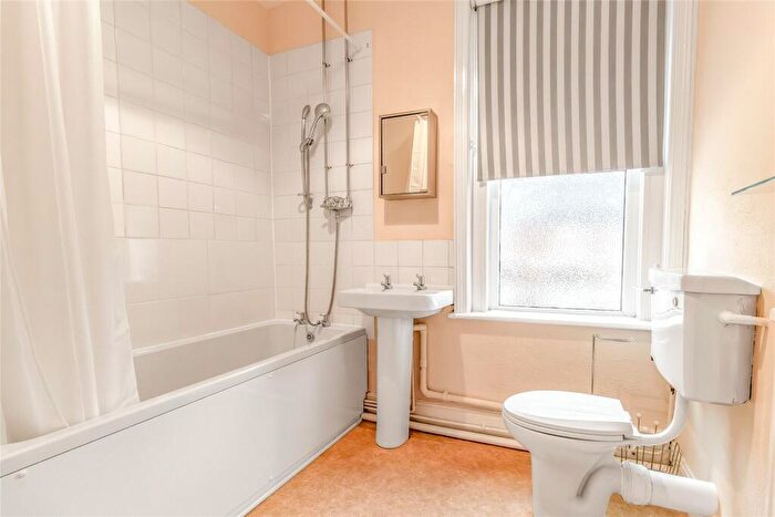 2 Bedroom End Of Terrace House To Rent In Dixon Street, Old Town, Swindon, Wiltshire, SN1