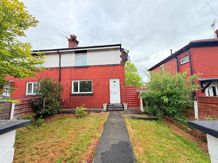 3 Bedroom Semi Detached House For Sale In Victoria Street, Dukinfield, SK16