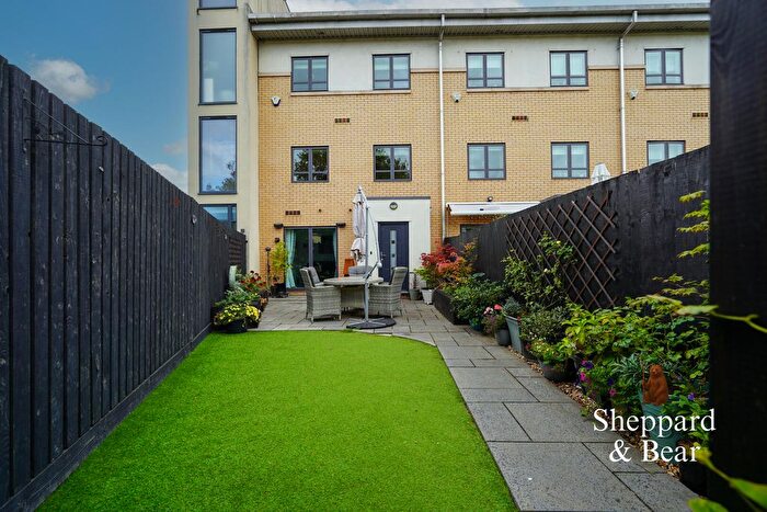 4 Bedroom Town House For Sale In Windsor Esplanade, Cardiff, CF10