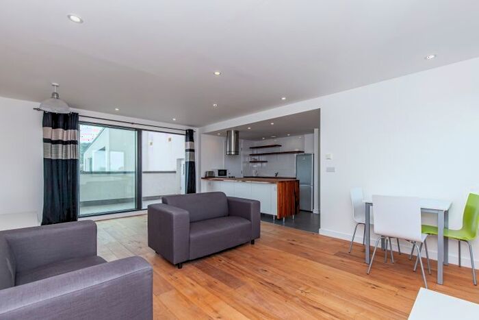 2 Bedroom Flat To Rent In Downside Road, Headington, Oxford, OX3