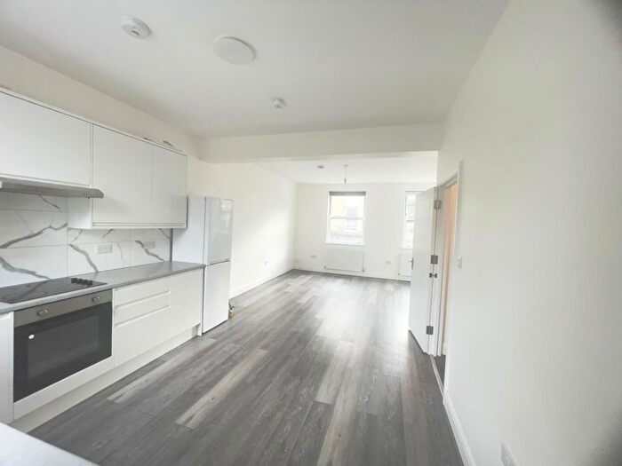 4 Bedroom Flat To Rent In Stroud Green Road, Finsbury Park, N4