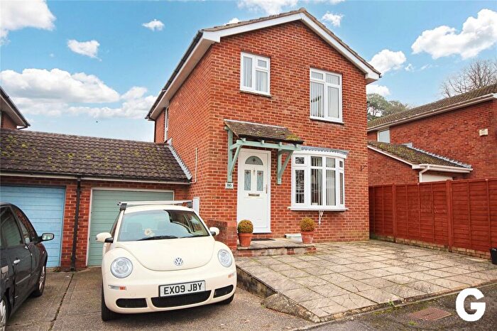 3 Bedroom Link Detached House To Rent In The Mount, Poulner, Ringwood, Hampshire, BH24