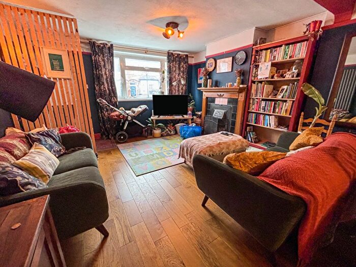 3 Bedroom Terraced House For Sale In Beecham Road, Reading, RG30
