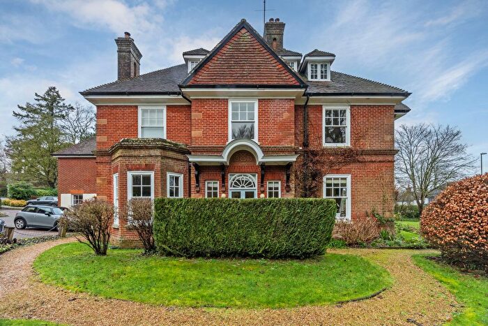 1 Bedroom Flat For Sale In Mead Road, St. Cross Mede Mead Road, SO23