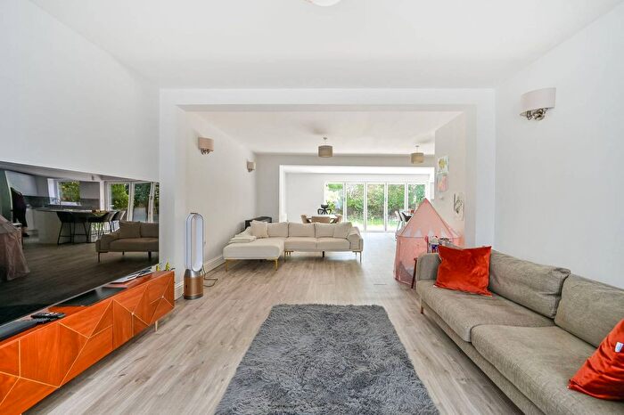 5 Bedroom Semi-detached House To Rent In Chelwood Gardens, Kew, Richmond, TW9