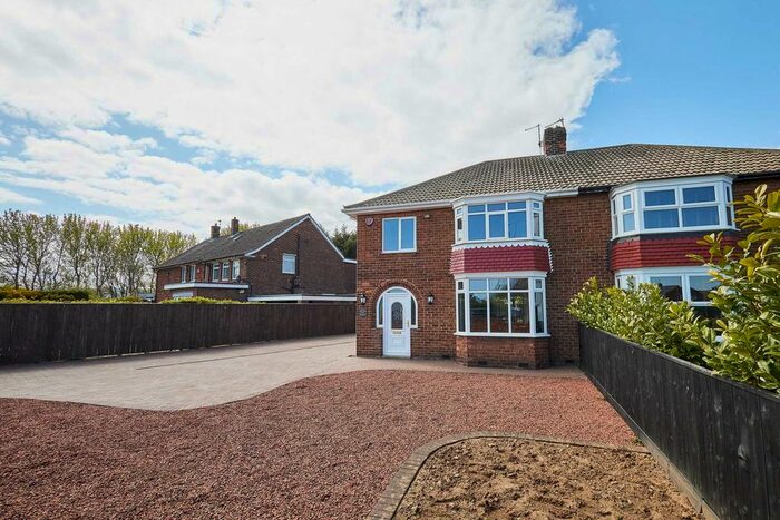 3 Bedroom Semi-Detached House For Sale In Kirkleatham Lane, Redcar, TS10