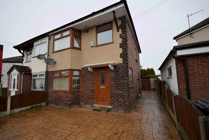 3 Bedroom Semi-Detached House To Rent In Grasmere Avenue, Farington, Preston, PR25