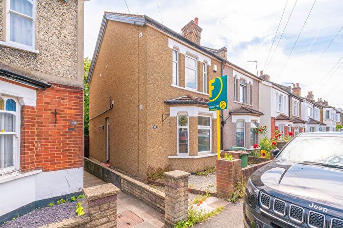 3 Bedroom Semi Detached House To Rent In Belmont Road, Sutton, SM2