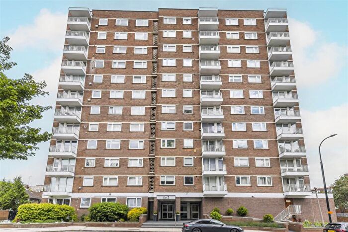 2 Bedroom Flat To Rent In Blair Court, Boundary Road, London, NW8