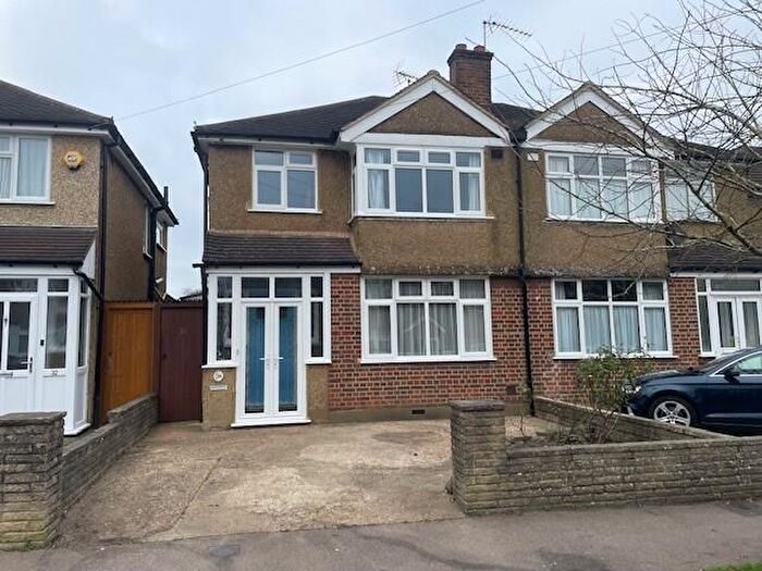 4 Bedroom Semi-Detached House To Rent In Harvey Road, Croxley Green, Rickmansworth, WD3