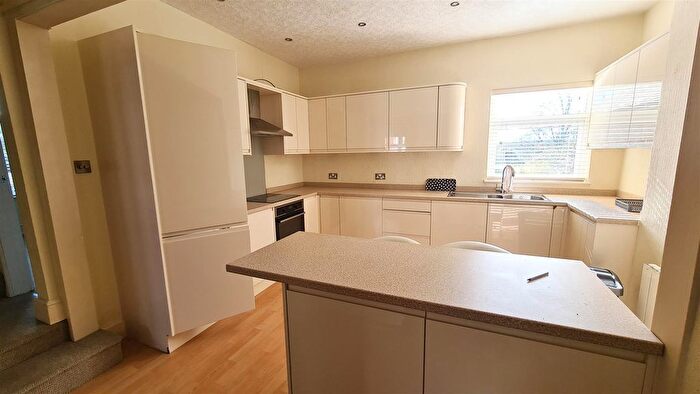 3 Bedroom Maisonette To Rent In Well Cottage, B Wallworth Terrace, Altrincham Road, SK9