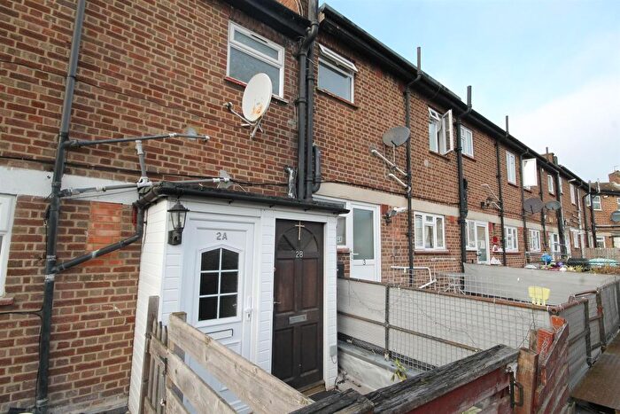 1 Bedroom Flat For Sale In Neville Walk, Carshalton, SM5