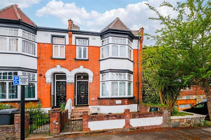 4 Bedroom Property For Sale In Woodstock Road, Walthamstow, E17