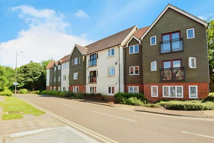 1 Bedroom Apartment For Sale In Fairbank Road, Southwater, RH13