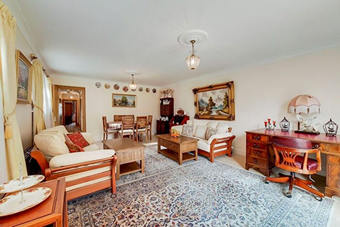 5 Bedroom Property To Rent In Worthington Road, Surbiton, KT6