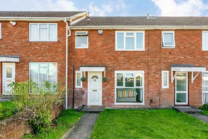 3 Bedroom Terraced House For Sale In Colin Drive, London, NW9