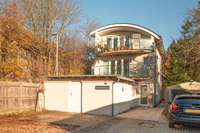 2 Bedroom Flat For Sale In Arbury Road, Cambridge, CB4