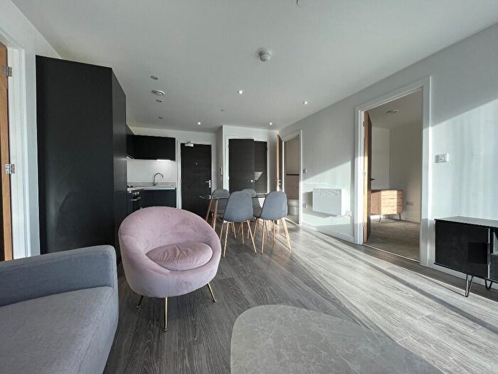 2 Bedroom Flat To Rent In Woden Street, Manchester, Greater Manchester, [Ref: Bp], M5