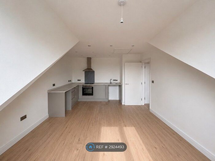 1 Bedroom Flat To Rent In Bowerhill, Melksham, SN12