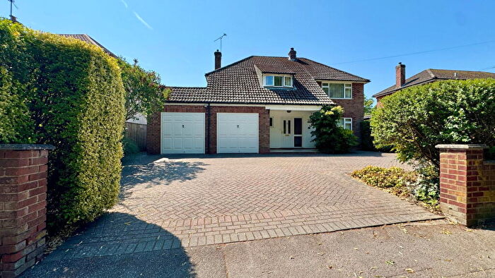 4 Bedroom Detached House For Sale In Grove Road, Newbury, RG14
