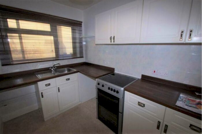 2 Bedroom Maisonette To Rent In Adelphi Gardens, Slough, SL1