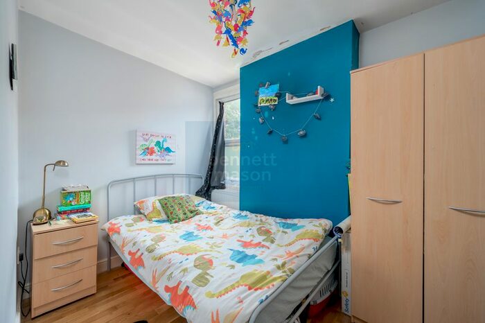 2 Bedroom Flat To Rent In Dollis Road, London, N3