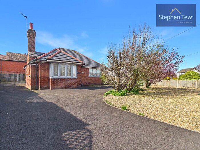 3 Bedroom Detached Bungalow For Sale In Common Edge Road, Blackpool, FY4