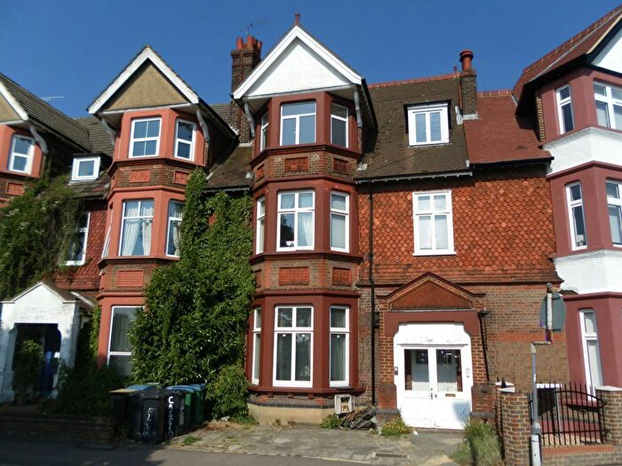 2 Bedroom Flat To Rent In Cassio Road, Watford, WD18